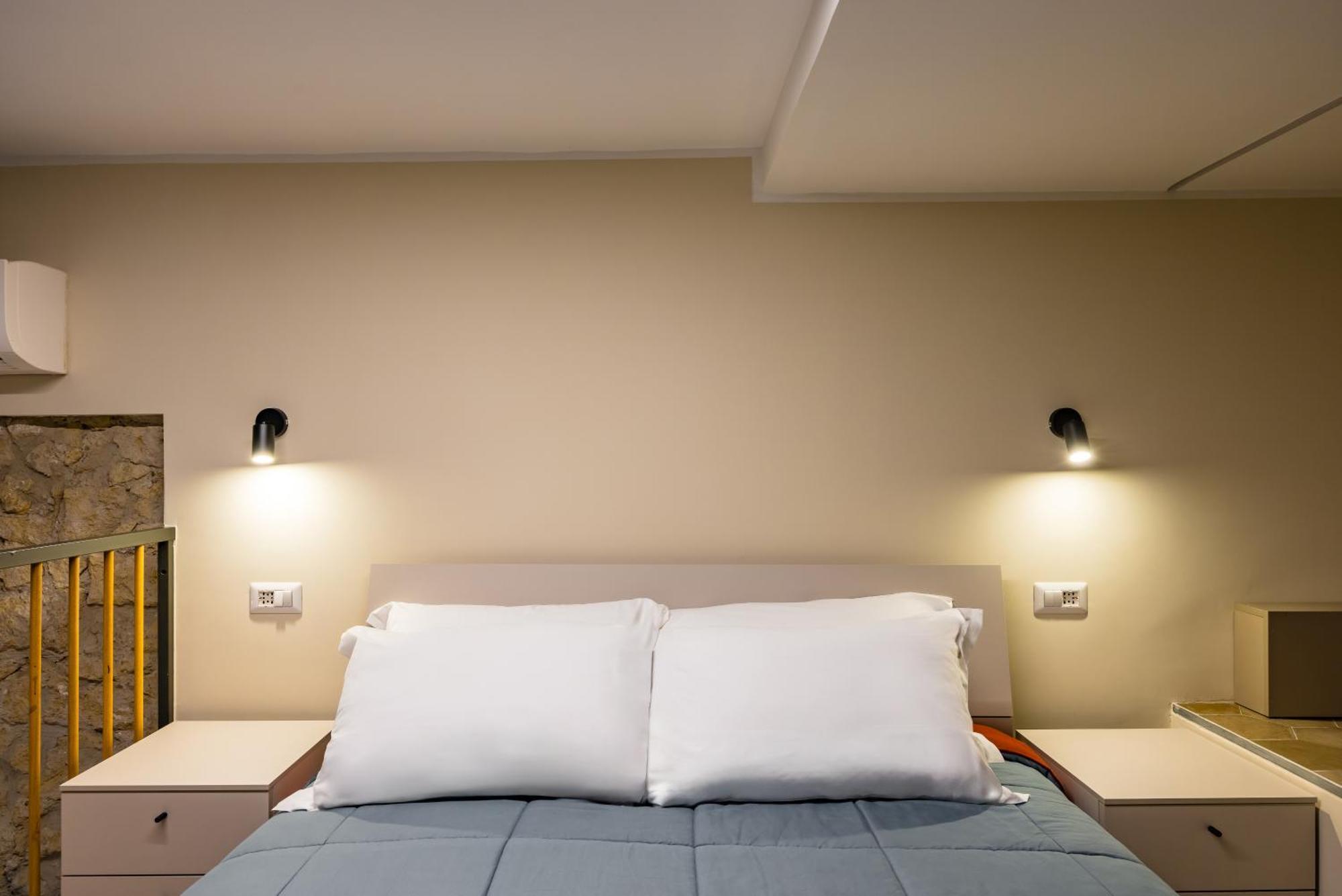 Apartment La Pinacoteca By Napoliapartments *